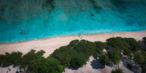 Гостиница Gili Teak Beach Front Resort  Матарам